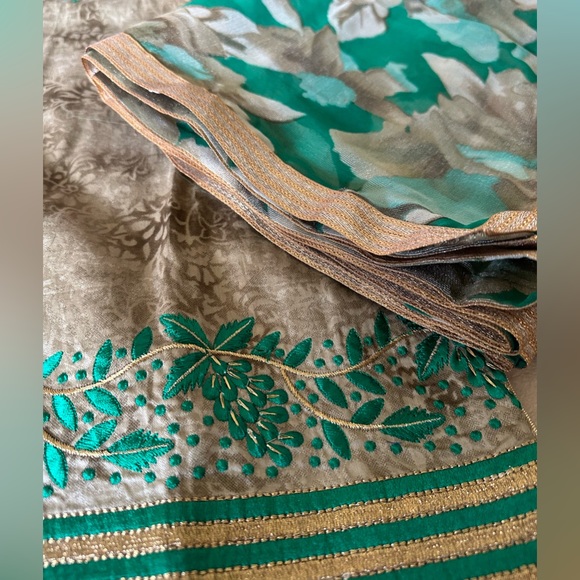 Salwar suit - Picture 5 of 6